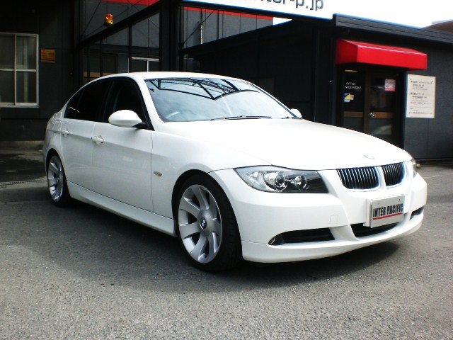 BMW 320i (E90) 板金塗装