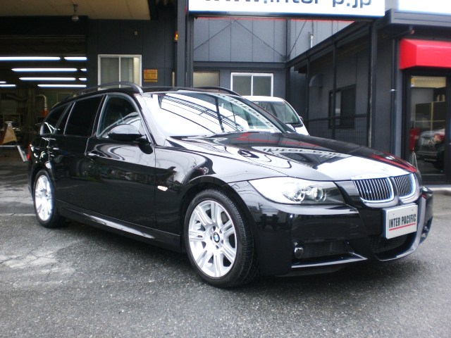 BMW 325i ツーリング (E91) 板金塗装