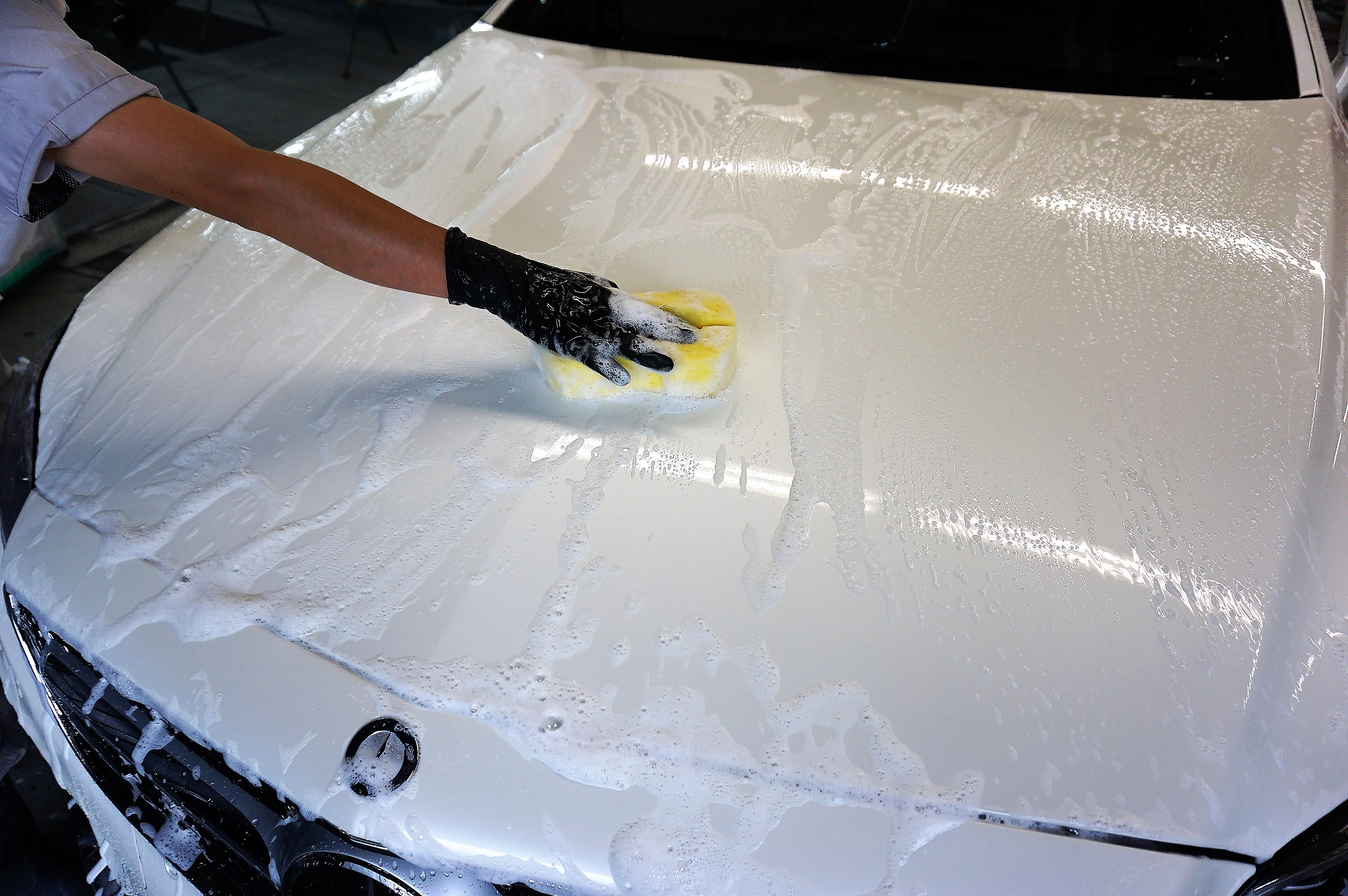 コーティング施工前の洗車と鉄粉除去 板金塗装はインターパシフィック