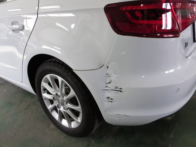 アウディ A3 板金塗装 修理 事例 車両保険 板金塗装はインターパシフィック
